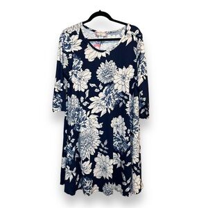 NWT C'est La Vie Floral Navy & Blue 3/4 Sleeve Flowy Shift Dress Size Women’s XL